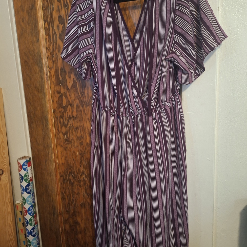 Chic Striped V-Neck Jumpsuit in Purple